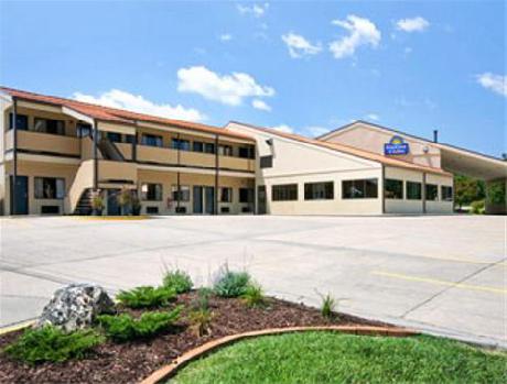 Days Inn And Suites St James