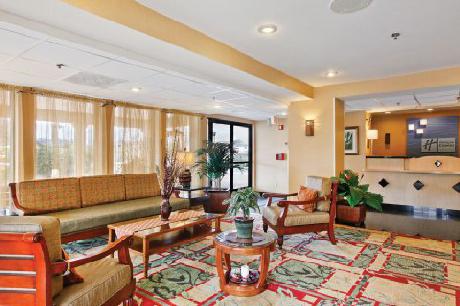 Holiday Inn Express Hotel & Suites SAN DIEGO-ESCONDIDO