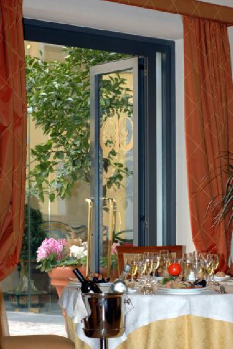 Le Cheminee Business