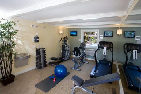 Red Cottage Inn and Suites