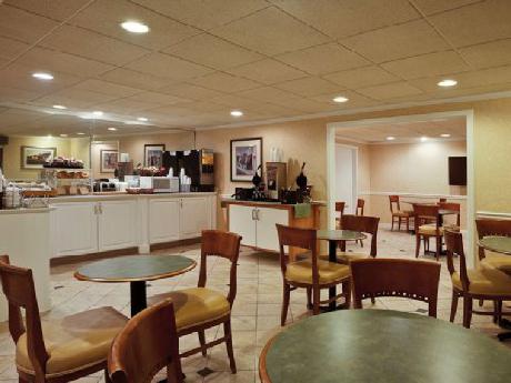 La Quinta Inn and Suites Tampa East Fairgrounds