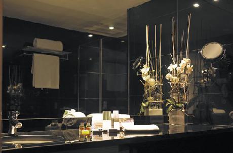 Hesperia Fira Suites