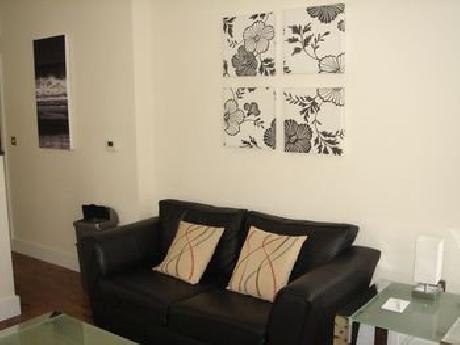 Clarendon Puma Court