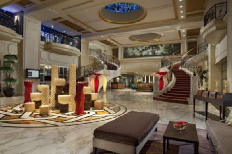 Royal Plaza On Scotts