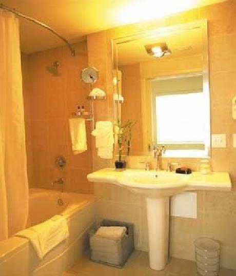 Crescent Rsrt And Spa On South Beach