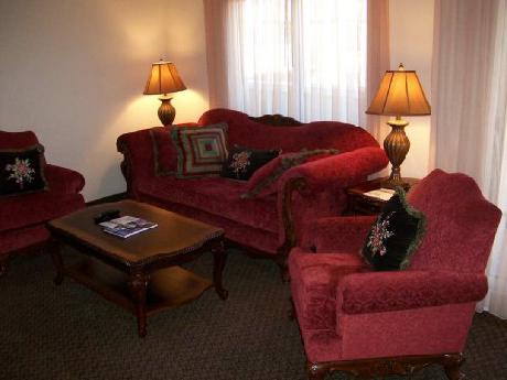 DoubleTree by Hilton Richmond Airport