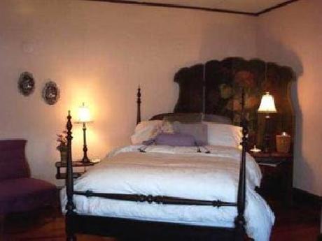 The Holekamp House Bed & Break