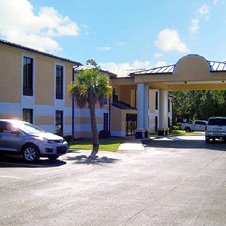 Deluxe Inn and Suites Moss Point