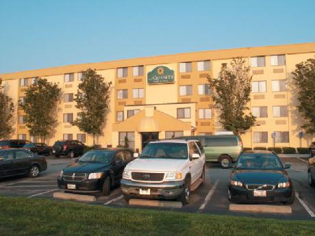 La Quinta Inn & Suites Warwick Providence Airport