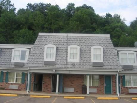 Country Squire Inn and Suites