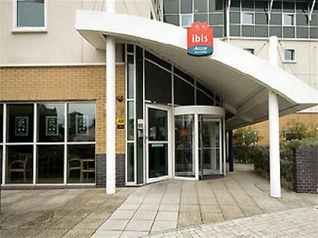 ibis Cardiff