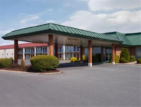 Super 8 Mount Jackson