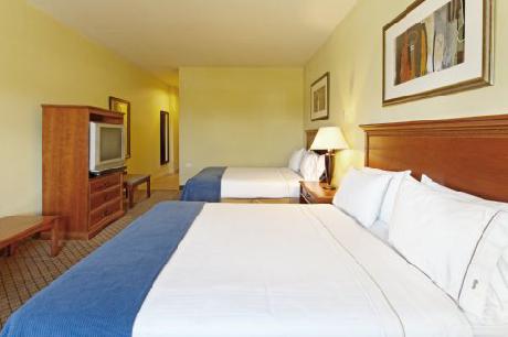 Holiday Inn Express Hotel & Suites TRINCITY TRINIDAD AIRPORT