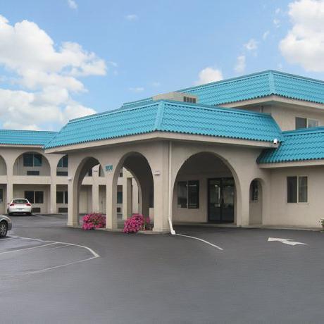 Timberland Inn & Suites