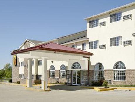 Super 8 KC/Adj. to Worlds of Fun