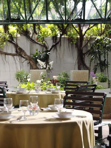 Ambassador Row Serviced Suites