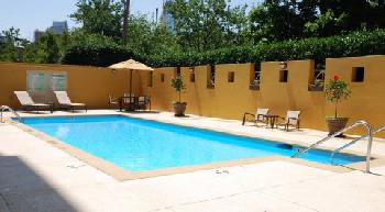 Doubletree® Hotel Charlotte-Gateway Village