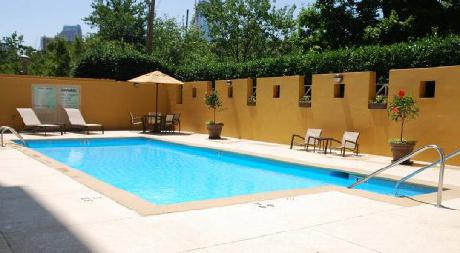 Doubletree® Hotel Charlotte-Gateway Village