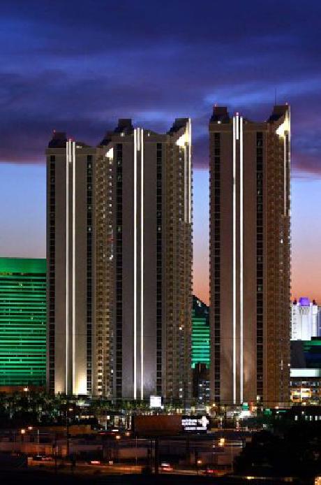 Luxury Suites At The Signature