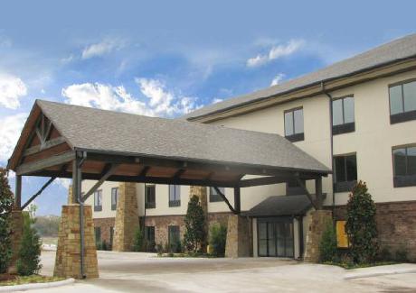 BEST WESTERN PLUS Emory at Lake Fork Inn & Suites