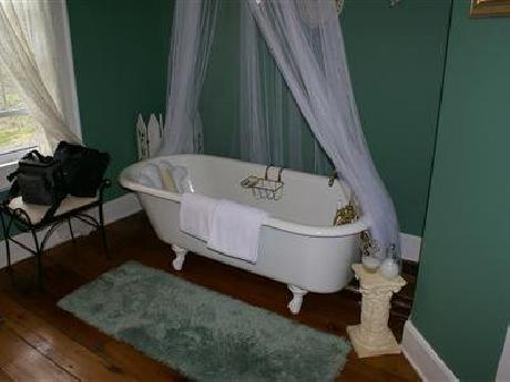 Buffalo Tavern Bed & Breakfast