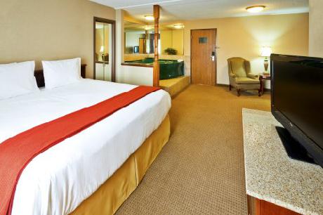 Holiday Inn Express Hotel & Suites GOODLETTSVILLE