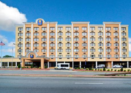 Comfort Inn & Suites Near Union Station
