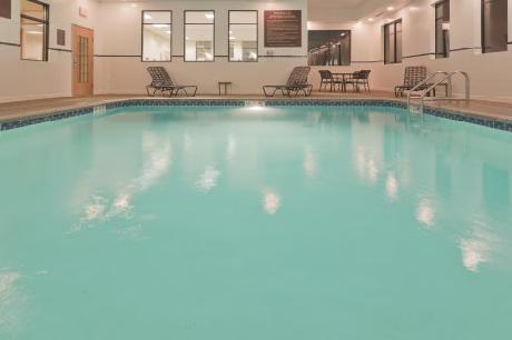 Holiday Inn Express Hotel & Suites BLOOMINGTON N-MARTINSVILLE