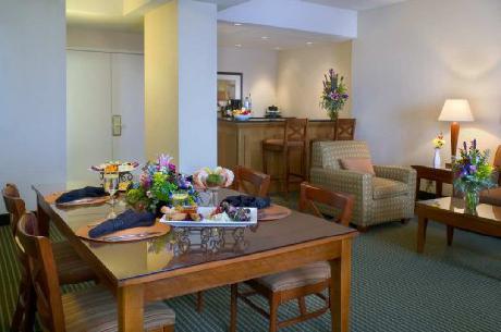 Doubletree® Hotel Minneapolis - Park Place