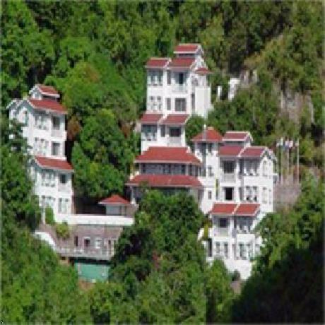 Hampshire Classic  Queens Garden Resort