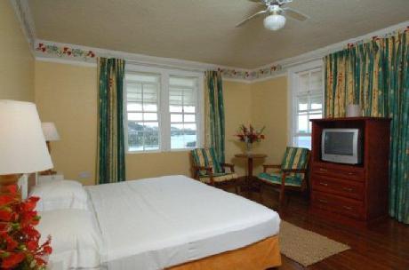 Brownstone Colonial Inn