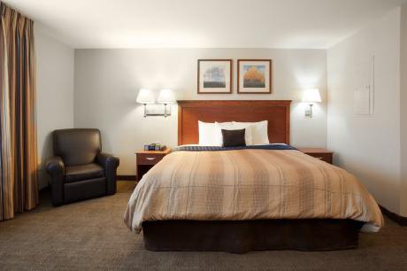 Candlewood Suites PARACHUTE