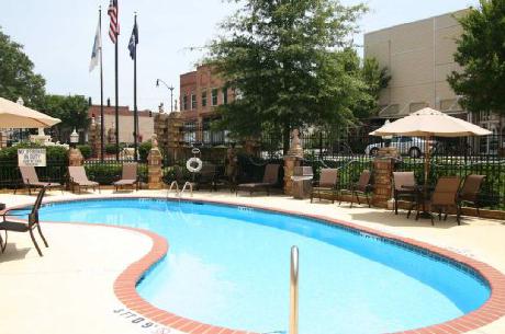 Hampton Inn NewberyOpera House