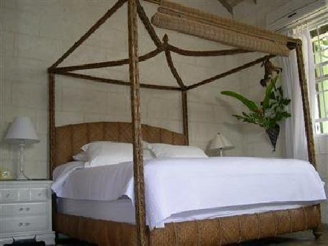 Sweetfield Manor Historic Inn