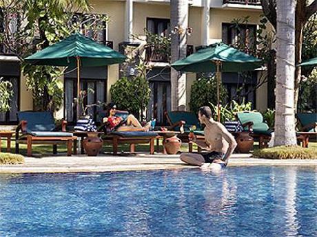 Novotel Surabaya Hotel & Suites