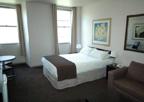 Econo Lodge City Square