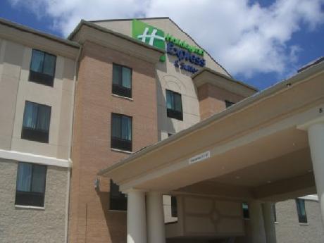 Holiday Inn Express Hotel & Suites KANSAS CITY AIRPORT