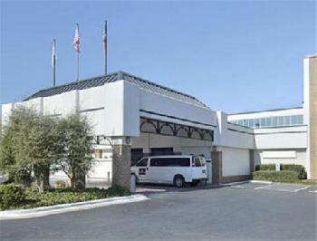 Ramada Charlotte Hotel And Conference Center