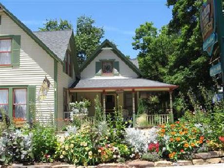 Heart of the Hills Inn