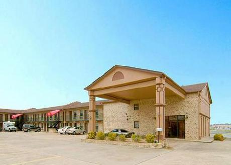 Econo Lodge Inn & Suites