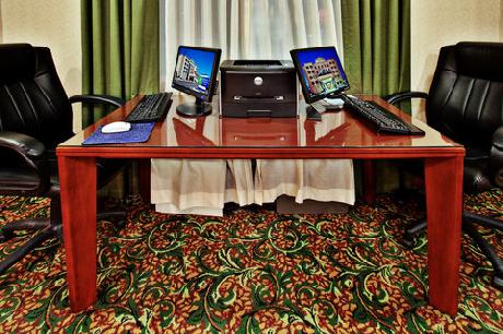 Holiday Inn Express Hotel & Suites CORALVILLE