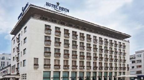Hotel Devin