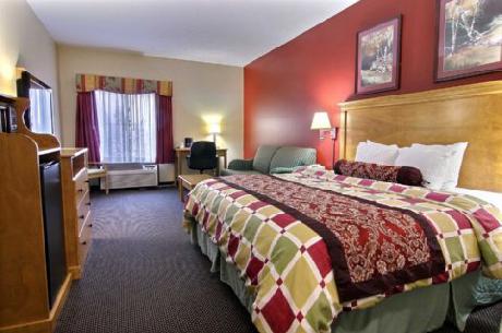 BEST WESTERN Crossroads Inn