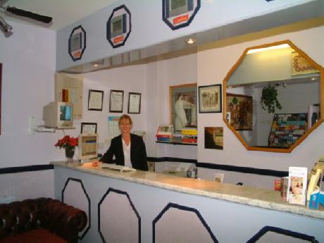 Hotel Marble Arch Inn