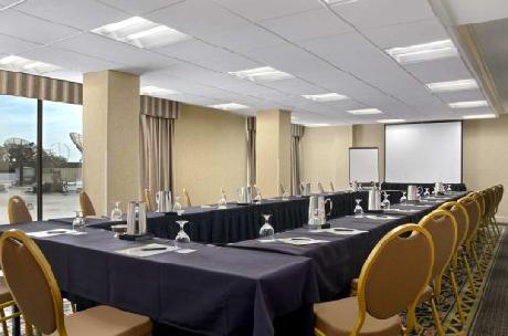 Hilton San Antonio Airport