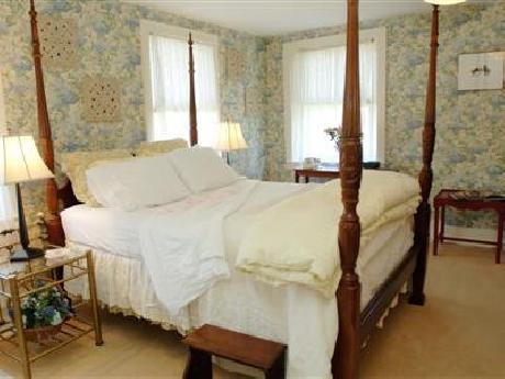 Grape Arbor Bed and Breakfast