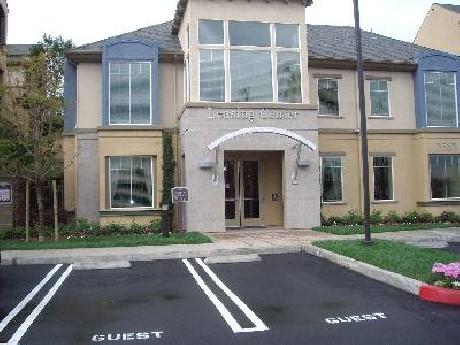 Oakwood at KELVIN COURT