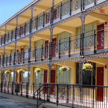 Airport Waterfront Inn