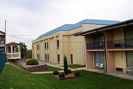 Alpine Lodge and Suites