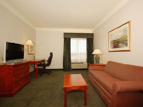 La Quinta Inn and Suites Phoenix I10 West